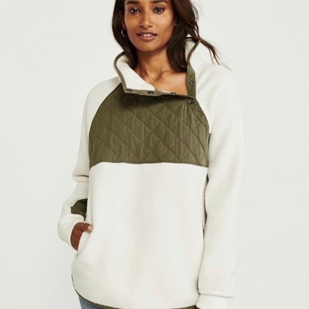 Abercrombie & Fitch cream and olive green fleece 70$